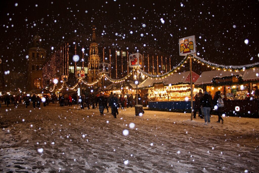 Weihnachtsmarkt nachts Nürnberg, Brunnen